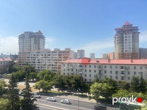 Satılır 4 otaqlı köhnə tikili 120 m² — Bakı
