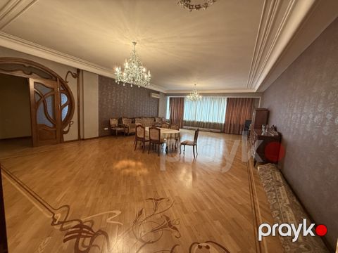 İcarəyə verilir 4 otaqlı yeni tikili 244 m²