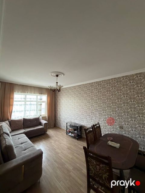 Satılır 2 otaqlı köhnə tikili 60 m² — Bakı