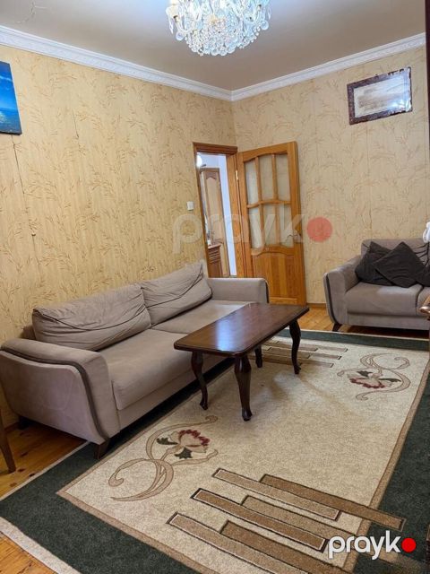 Satılır 2 otaqlı köhnə tikili 60 m² — Bakı