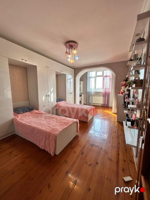 Satılır 3 otaqlı köhnə tikili 75 m²