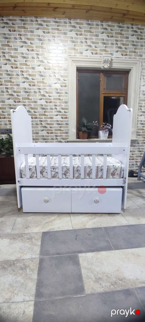 Ağ rəngdə uşaq beşiyi - Material: Mdf/ldsp tipli boyalı ağ panellər — Digah