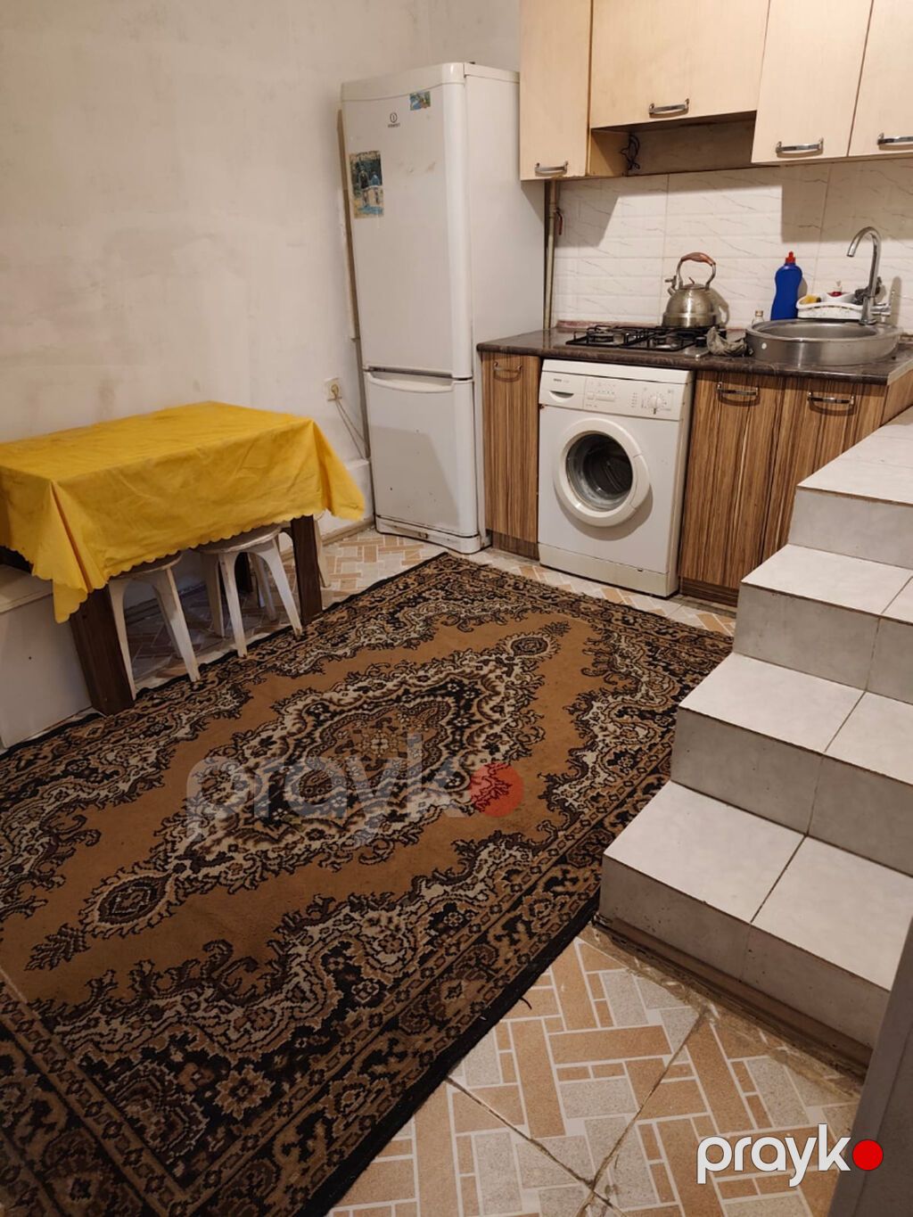 ÇOX Kirayə EV Ev,28 May metrosunun çıxışına çox yaxın 3 — Mənzil, Bakı (5)