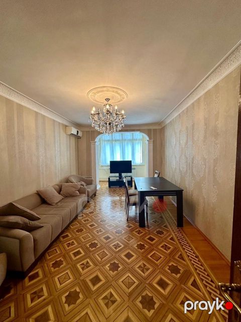 Satılır 3 otaqlı köhnə tikili 90 m² — Bakı