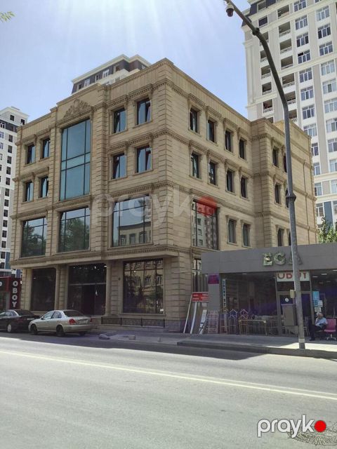 Satılır obyekt 1800 m²