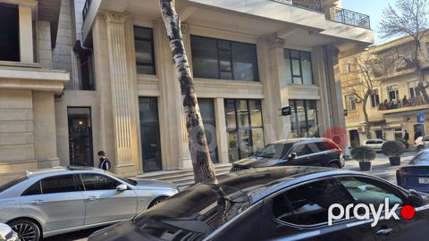 Satılır obyekt 335 m² — Bakı