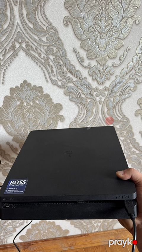 Məhsul: Sony PlayStation 4 Slim oyun konsolu + 2 ədəd DualShock 4 — Digah