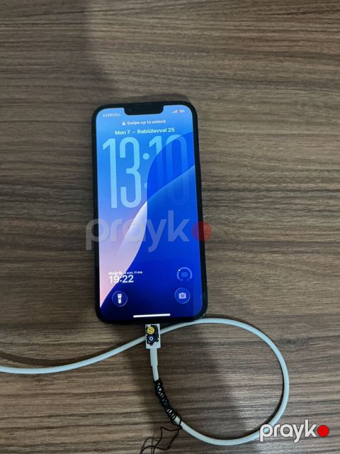IPhone 13, 128 GB, Midnight, Qırıq, Simsiz şarj, Face ID — Bakı