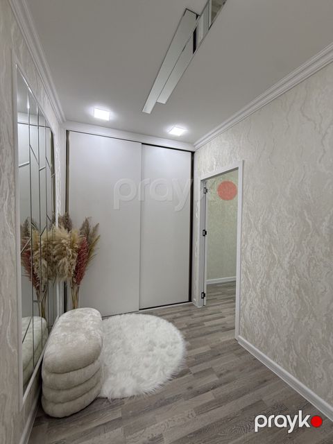 Satılır 2 otaqlı köhnə tikili 60 m² — Bakı