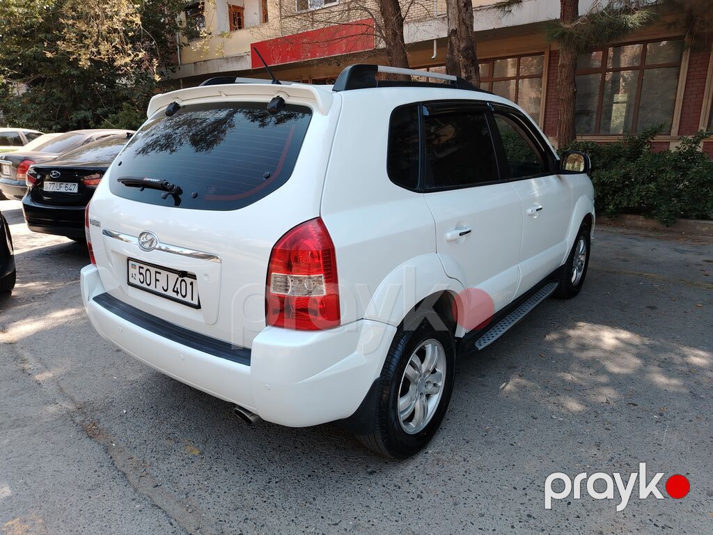 Hyundai Tucson, ağ rəngli kompakt SUV. Texniki və xüsusiyyətlər — Avtomobillər, Bakı (5)