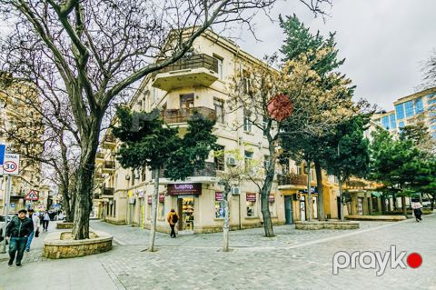 Satılır 3 otaqlı köhnə tikili 105 m² — Bakı