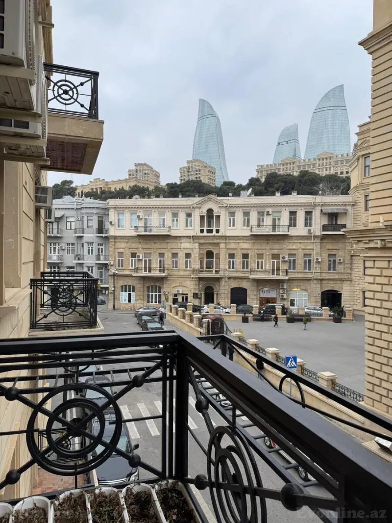 Satılır 4 otaqlı Mənzil Köhnə tikili 120 m² Bakı, Səbail r — Mənzil, Bakı (5)