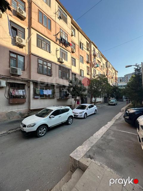 Satılır 1 otaqlı köhnə tikili 33 m²