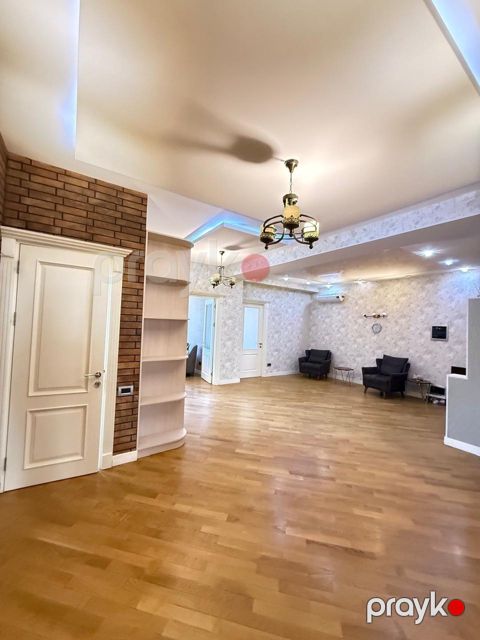 Satılır 3 otaqlı yeni tikili 170 m² — Bakı