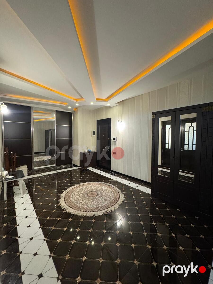 Satılır 4 otaqlı yeni tikili 200 m² — Mənzil, Bakı (2)