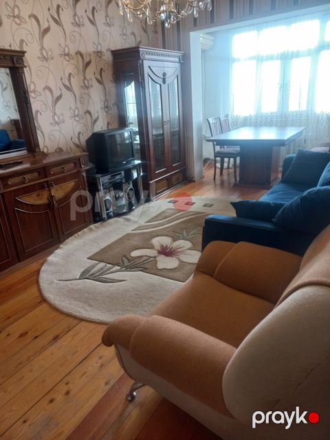 Satılır 3 otaqlı köhnə tikili 72 m² — Bakı
