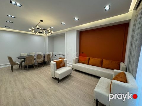 İcarəyə verilir 3 otaqlı yeni tikili 148 m²