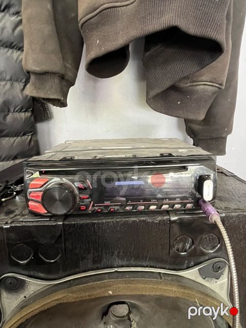 Pioneer avtomobil maqnitofonu – 1 DIN format Xüsusiyyətlər: - Ön — Bərdə