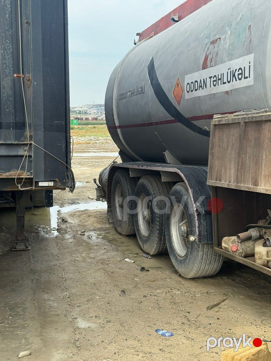 Tanker yanacaq daşıyan çən, 1989 il — Yük avtomobilləri və qoşqular, Bakı (10)