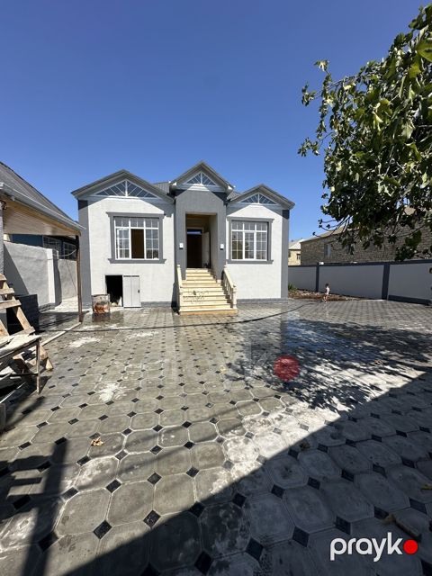 Satılır 4 otaqlı həyət evi/bağ evi 130 m² — Bakı