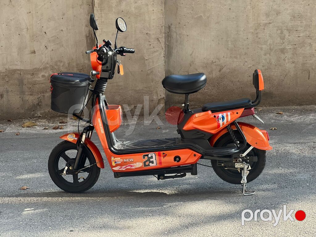 Elektrik skuter – narıncı rəng Xüsusiyyətlər: - Şəhər içi hərəkət — Mopedlər və skuterlər, Bakı (2)