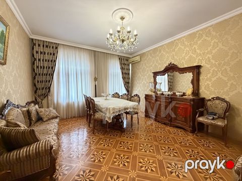 Satılır 3 otaqlı köhnə tikili 90 m² — Bakı