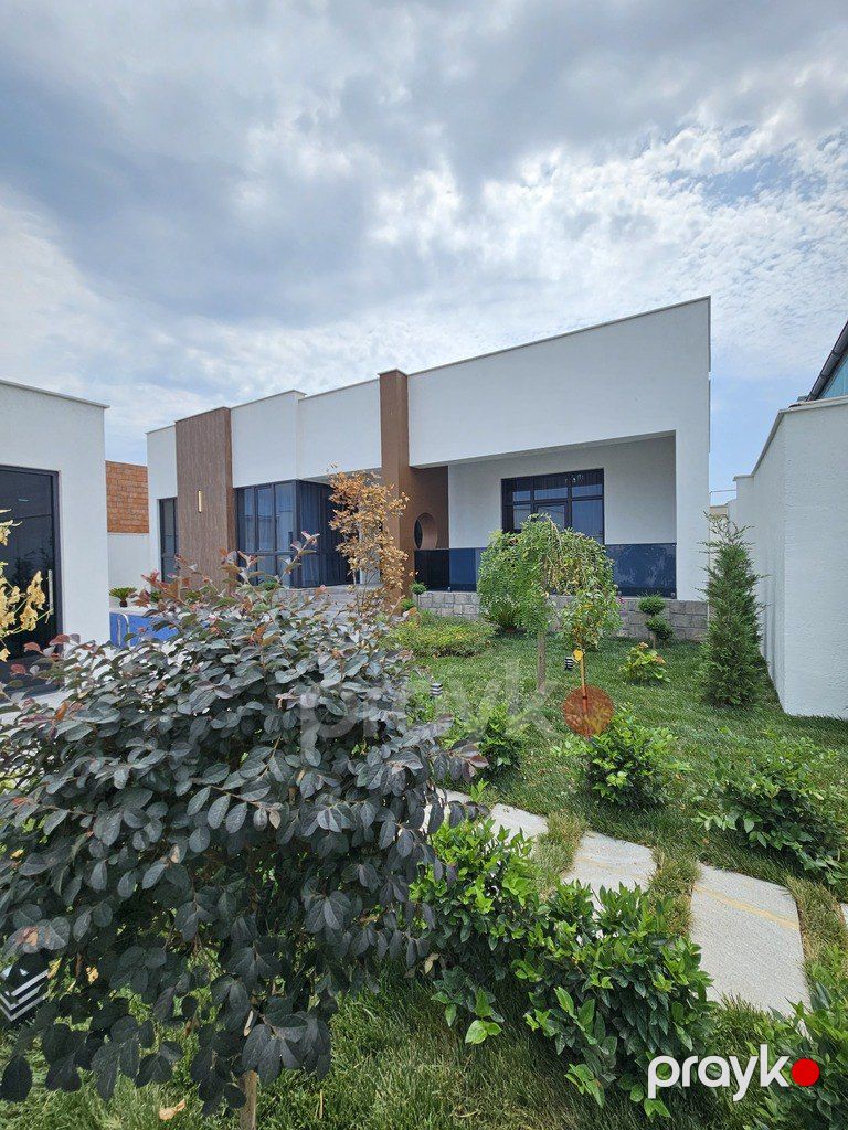 Satılır 4 otaqlı həyət evi/bağ evi 200 m² — Ev, villa, Bakı (9)