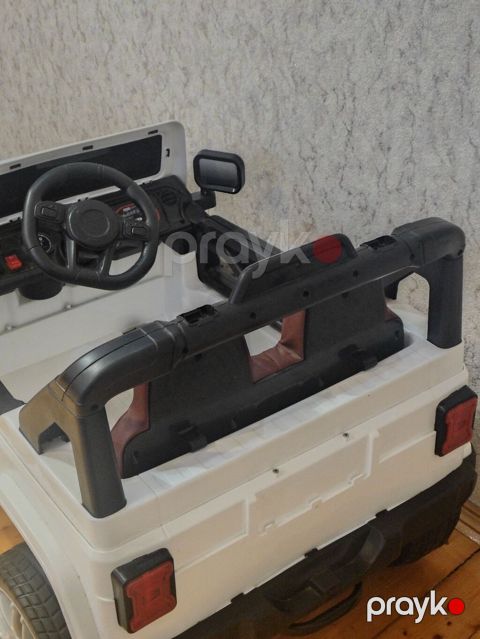 Uşaq elektrikli off-road tipli minik maşını – “Super CAR” (ağ rəng) — Bakı