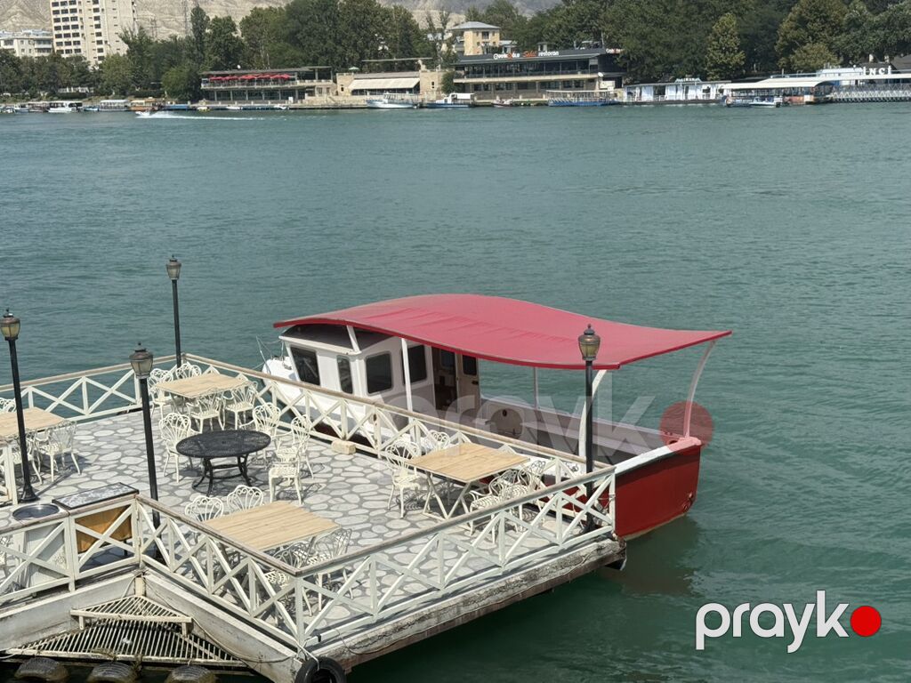 Qayıq – gəzinti və balıqçılıq üçün - Korpus: fiberglas, qırmızı-ağ — Su nəqliyyatı, Mingəçevir (9)