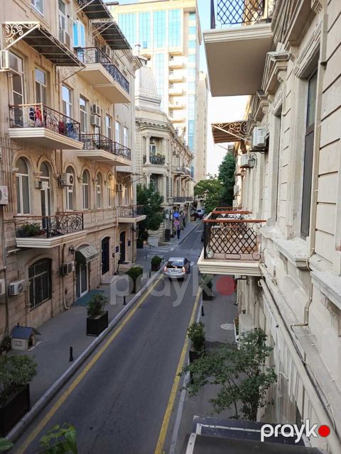 Satılır 2 otaqlı köhnə tikili 50 m²