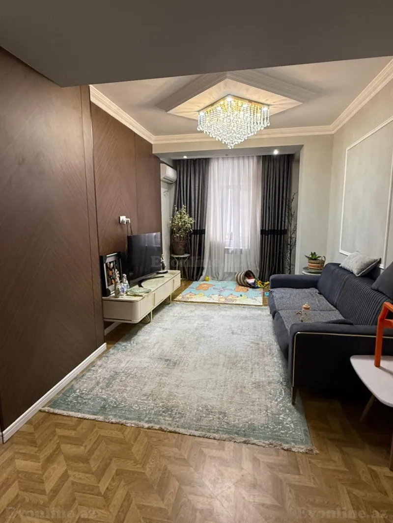 Satılır 3 otaqlı Mənzil Yeni tikili 130 m² Bakı, Yasamal r., İnşaatçılar m., Yeni Yasamal — Mənzil, Bakı (8)