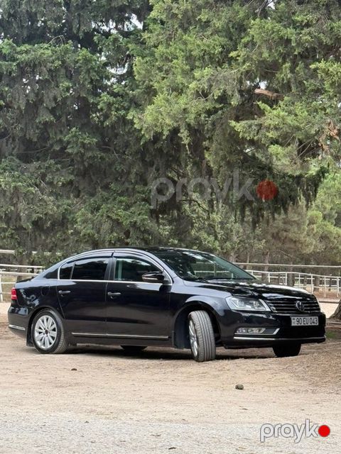 Volkswagen Passat, 1.8 L, 2012 il, 300 750 km — Bakı