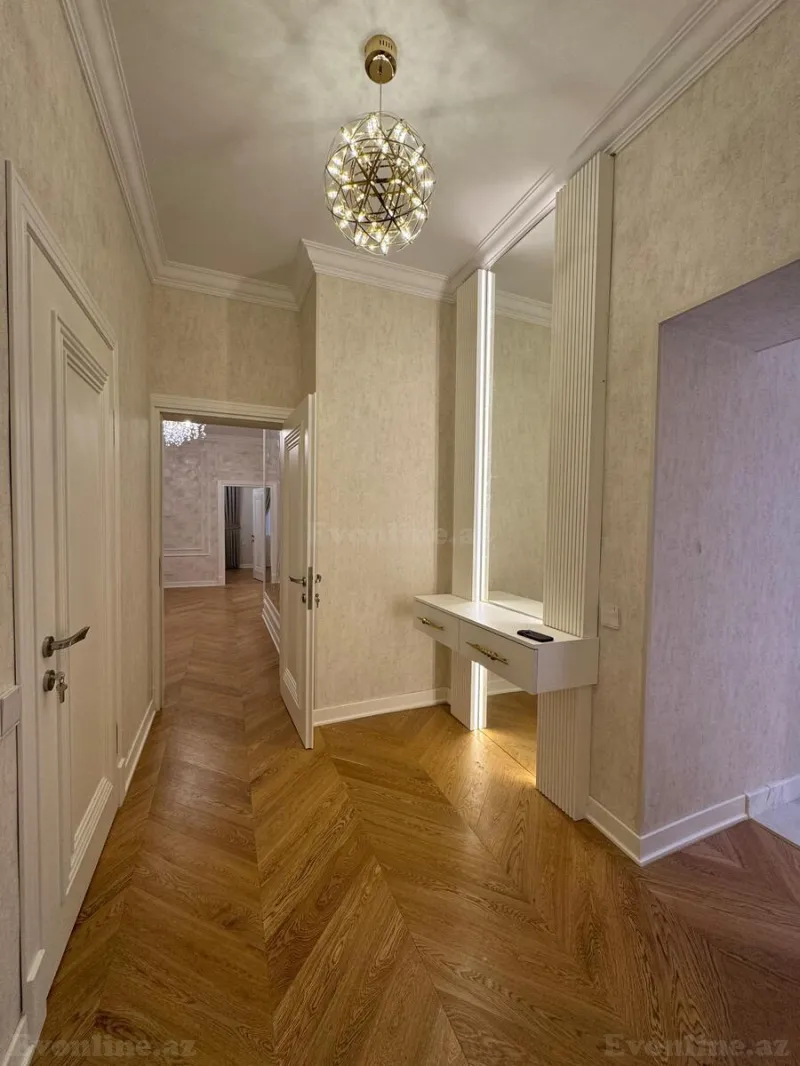 Satılır 4 otaqlı Mənzil Köhnə tikili 120 m² Bakı, Səbail r — Mənzil, Bakı (7)
