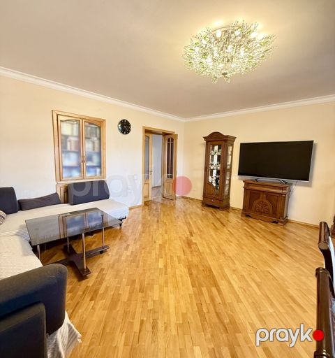 Satılır 4 otaqlı köhnə tikili 125 m² — Bakı