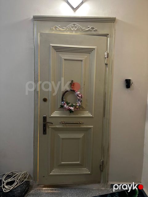 Dəmir giriş qapısı az işlənmiş. - Material: möhkəm metal — Bakı