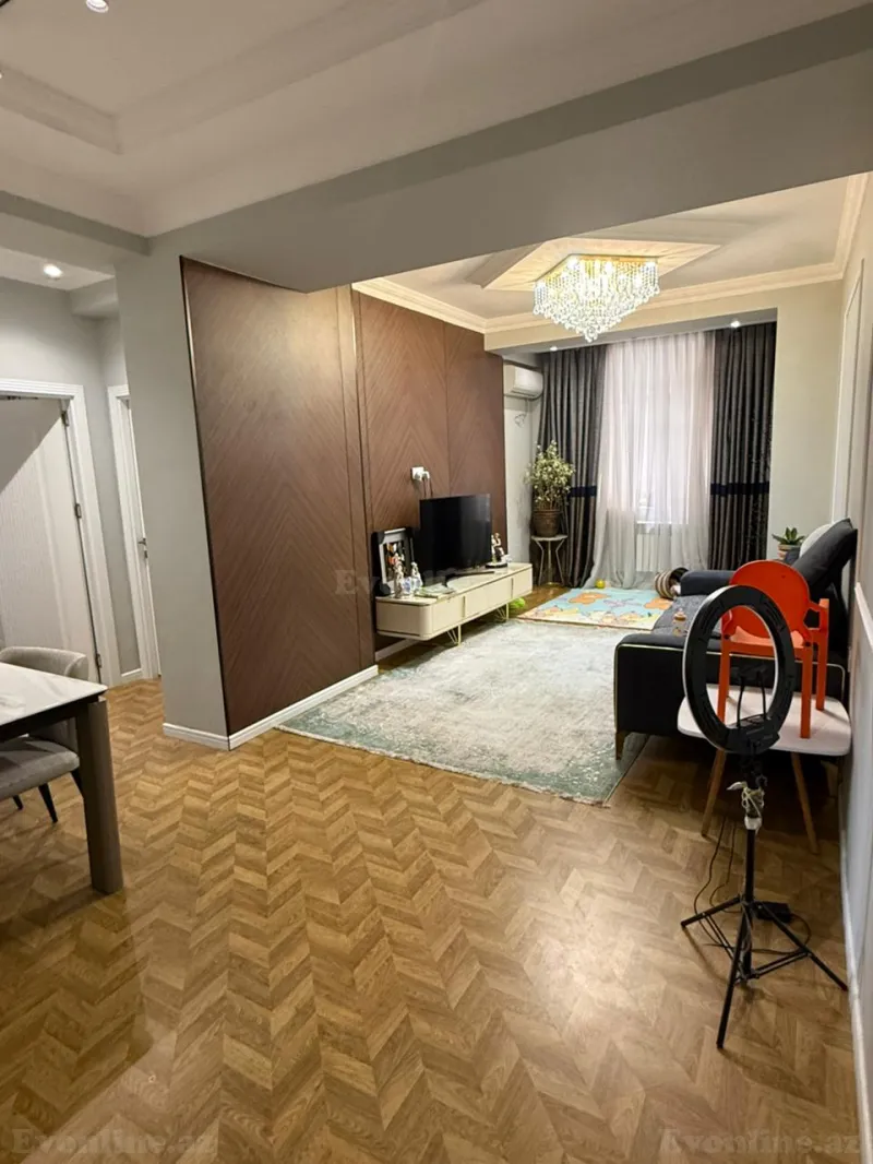 Satılır 3 otaqlı Mənzil Yeni tikili 130 m² Bakı, Yasamal r., İnşaatçılar m., Yeni Yasamal — Bakı