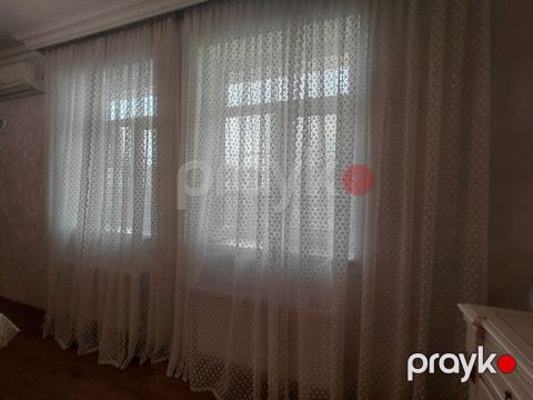 Tül pərdə dəsti 2 pərdə.her biri ayri ayrılıqda ortadan jalyuz kimi — Digah