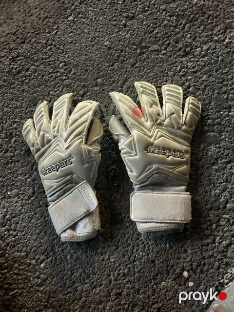 Məhsul: 4keepers qapıçı əlcəkləri (1 cüt) Təsvir: - Marka: 4keepers — Bakı