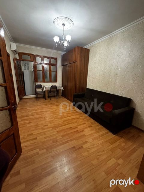 Satılır 2 otaqlı köhnə tikili 45 m²