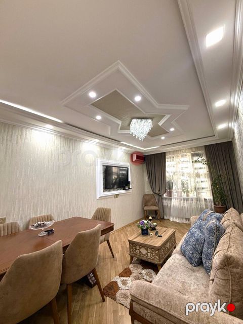 Satılır 3 otaqlı köhnə tikili 90 m² — Bakı