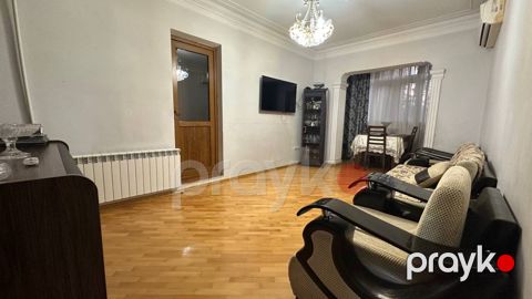 Satılır 4 otaqlı köhnə tikili 112 m² — Bakı