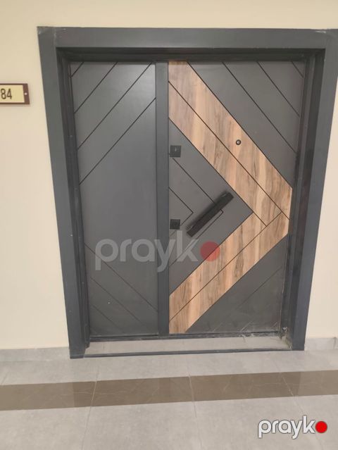 Məhsul: Giriş üçün dəmir qapı (müasir dizayn) Təsvir: - Material — Bakı