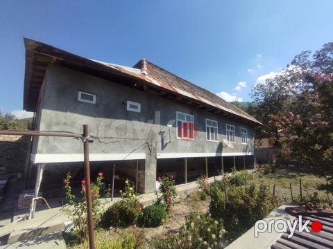 Həyət evi, Şəki r — Şəki