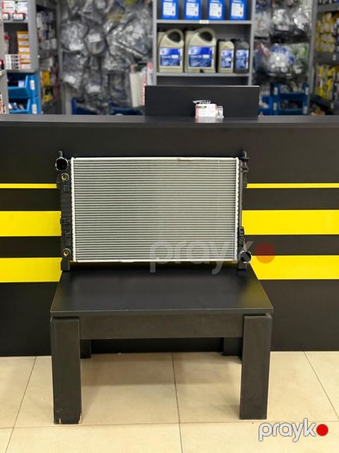 Mercedes-Benz W203 su radiatoru — Bakı