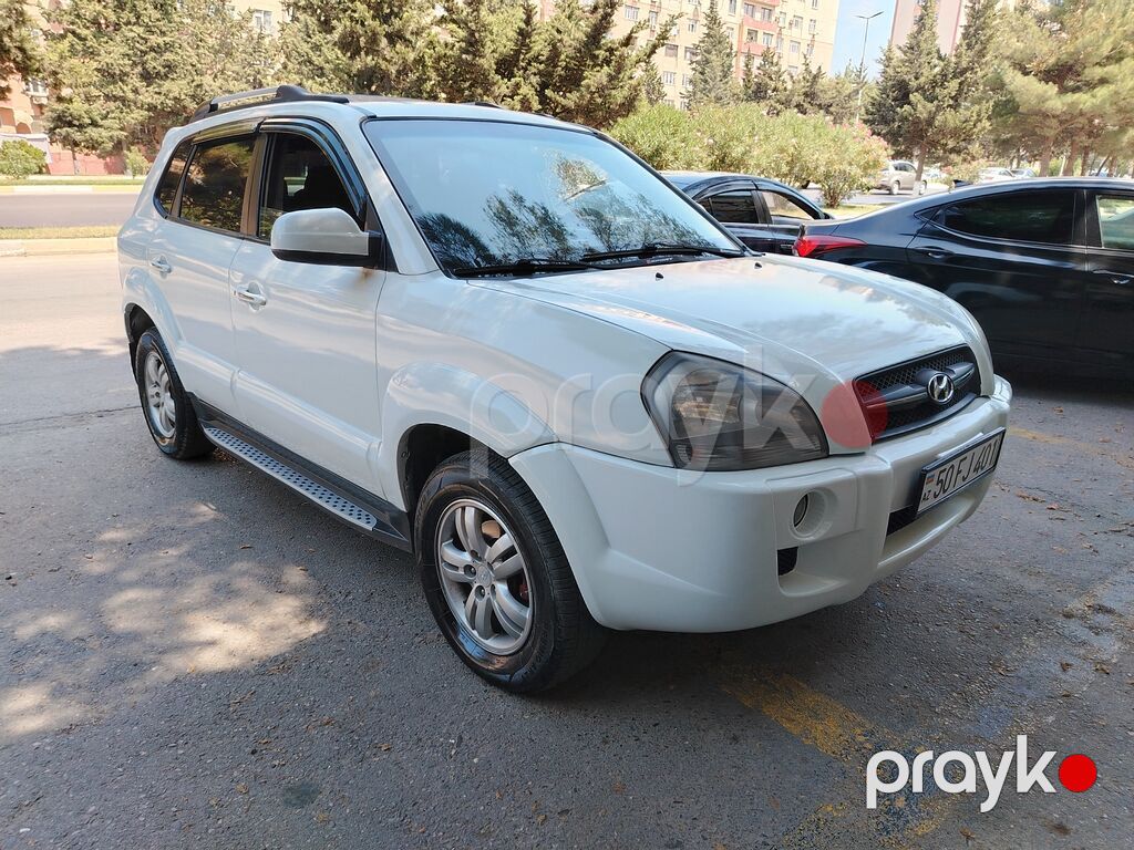 Hyundai Tucson, ağ rəngli kompakt SUV. Texniki və xüsusiyyətlər — Avtomobillər, Bakı (3)