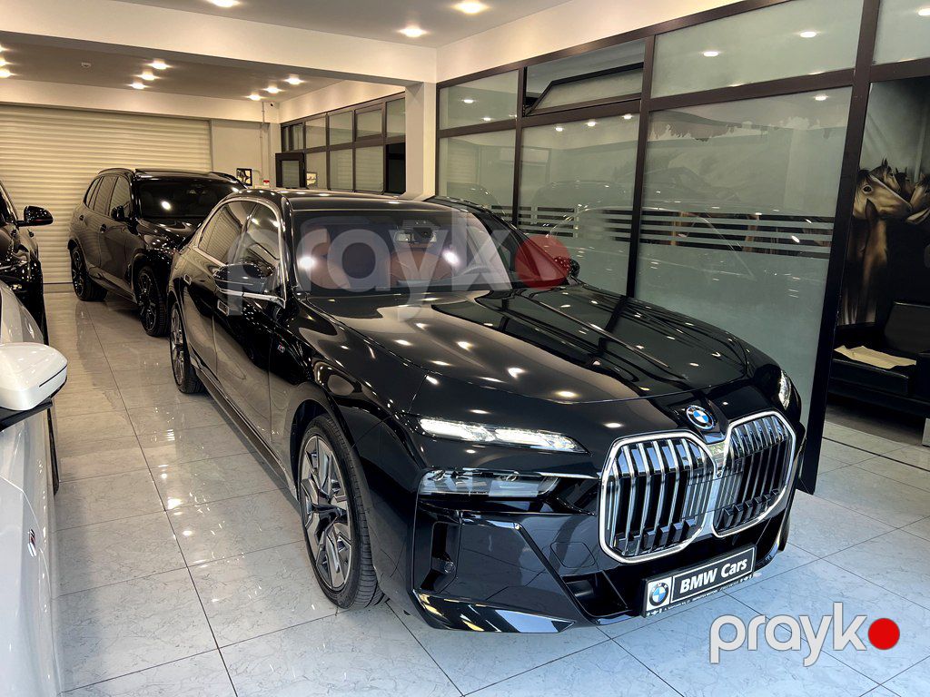 BMW 750e, 3.0 L, 17.6 kWh, 2024 il, 32 000 km — Avtomobillər, Bakı (4)