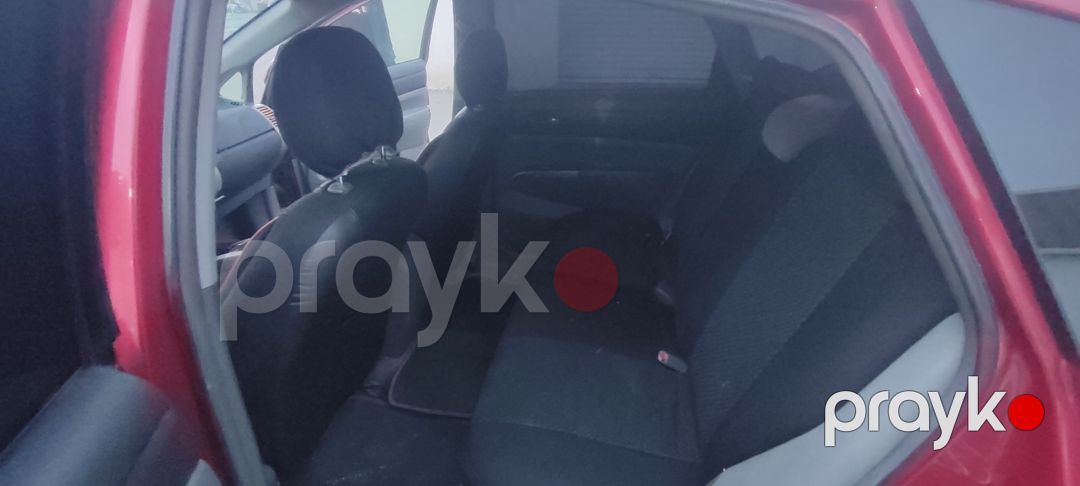 Toyota Prius icarəsi — Avtomobil icarəsi, Bakı (8)