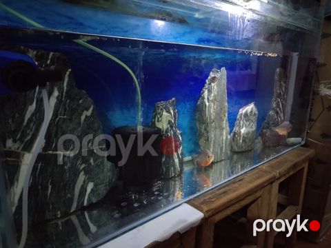 Akvarium olcusu uzunu 1 metr hun 50 en 26 udunun qapagi isiq yerisi — Sumqayıt