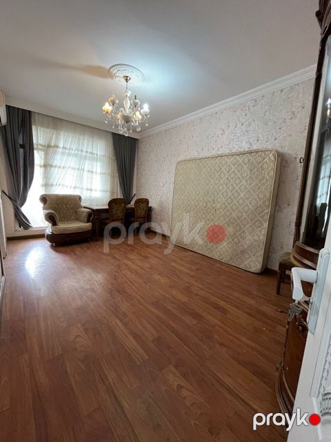 Satılır 2 otaqlı köhnə tikili 45 m² — Bakı