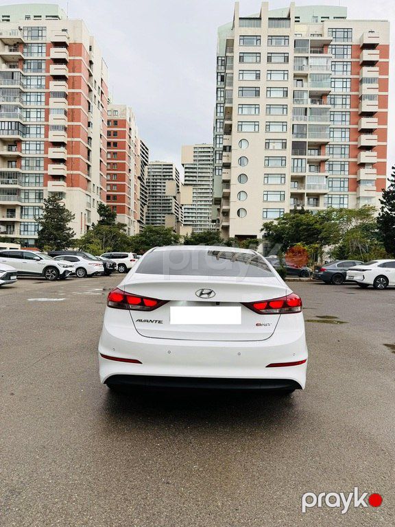 Hyundai Avante, 1.6 L, 2016 il, 246 000 km — Avtomobillər, Bakı (3)